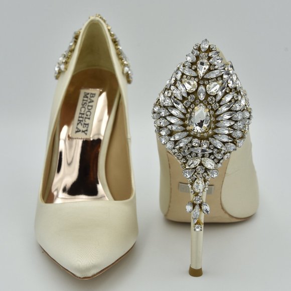 Badgley Mischka Shoes - Like-new Badgley Mischka Gorgeous Pointed Toe Evening Shoes Pumps, Ivory, Size 5